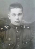 Отец. Честный, хороший специалист, но дома бездельник и шутник. Рыбак, грибник, любитель лошадей, собак и природы вообще. 
